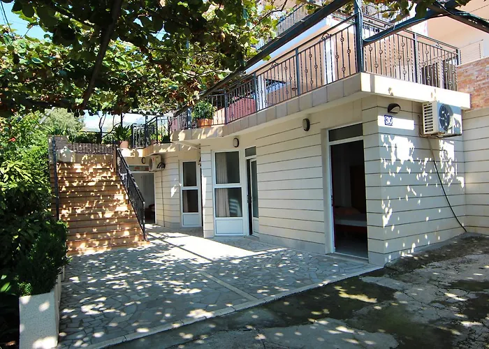 D&R Boreta Apartments